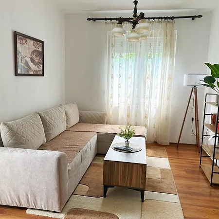 Spacious Near Diamond Mall, Free Parking Апартаменты
