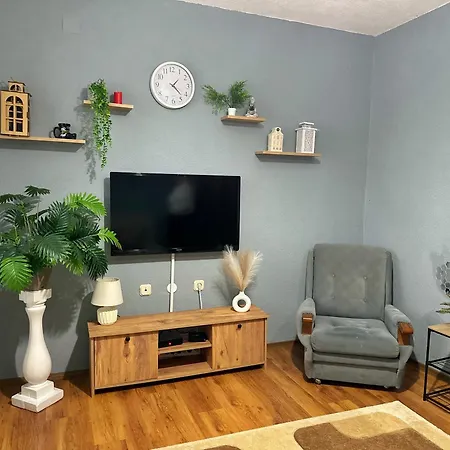Spacious Near Diamond Mall, Free Parking