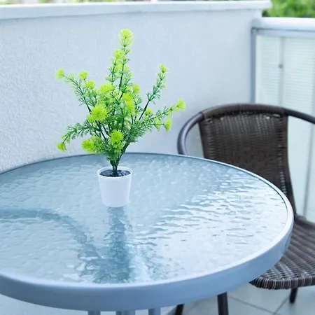 Spacious Near Diamond Mall, Free Parking Скопье