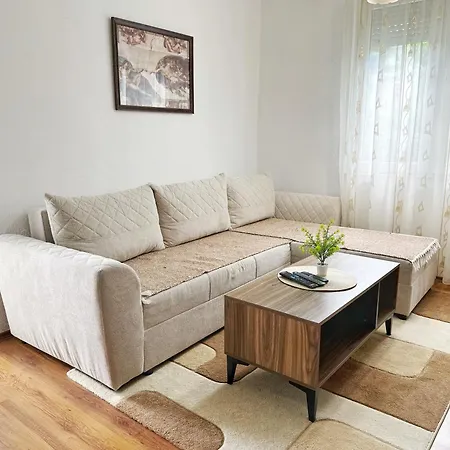 Spacious Near Diamond Mall, Free Parking * Скопье