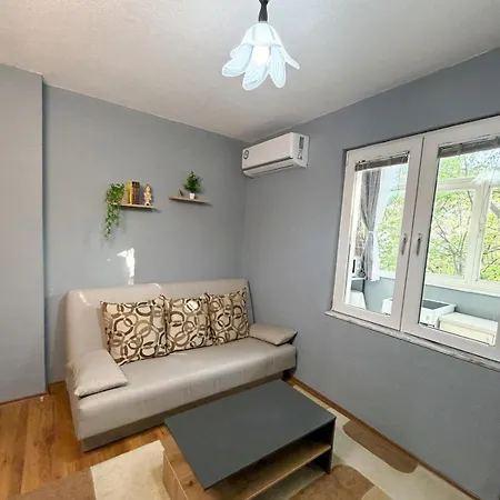 Spacious Near Diamond Mall, Free Parking Апартаменты
