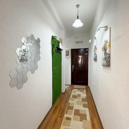 Spacious Near Diamond Mall, Free Parking Скопье