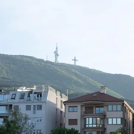 Spacious Near Diamond Mall, Free Parking * Скопье