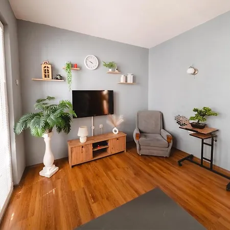 Spacious Near Diamond Mall, Free Parking * Üsküp