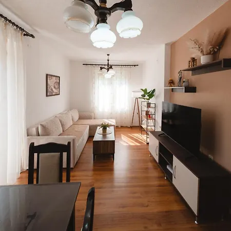 Daire Spacious Near Diamond Mall, Free Parking